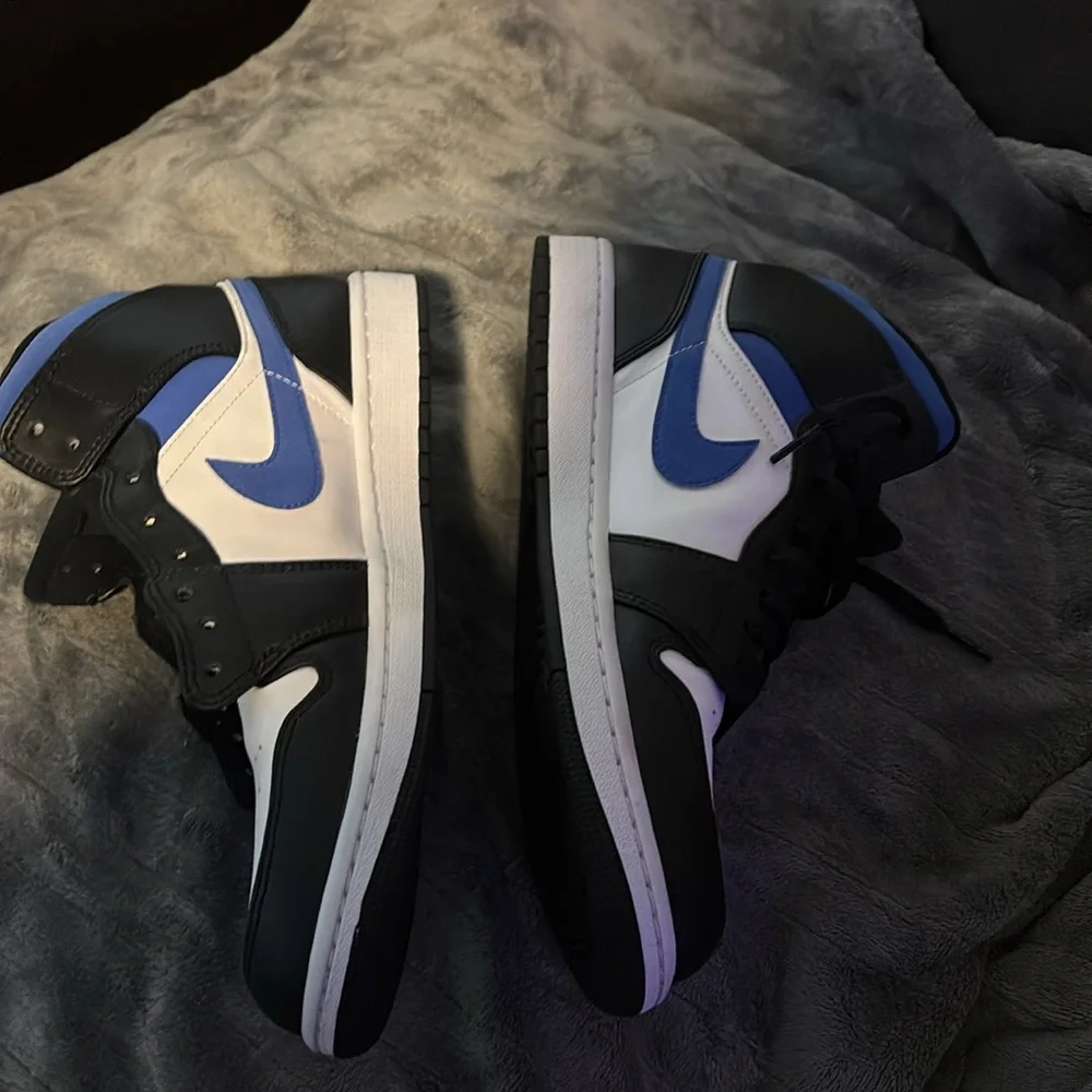 Nike Air Jordan 1 Mid - White/Black/Royal Blue